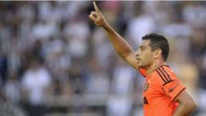 Diego Souza e Dedé estão na lista do Flamengo para 2016