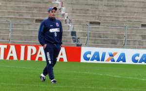 Paraná aguarda o fim da Série B para negociar com Fernando Miguel