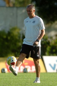 Vazamento de informações sobre os treinos preocupa Dorival Junior no Santos