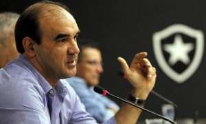 Série B: Ricardo Gomes fecha treino do Botafogo e mantém duas dúvidas