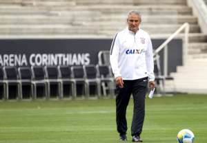 Tite pede que torcida do Corinthians não vaie o flamenguista Guerrero
