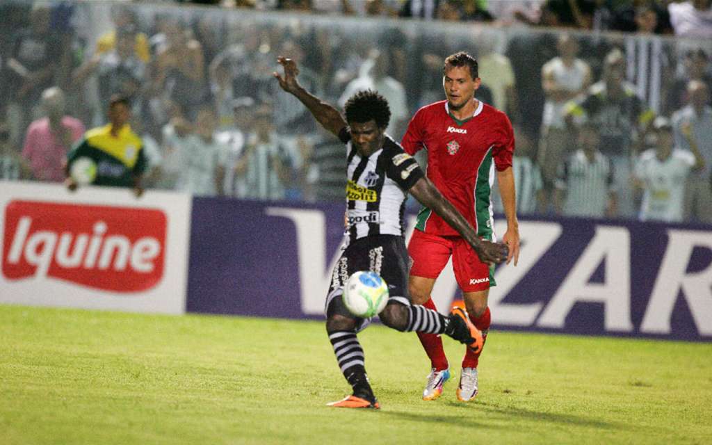 Suspenso pelo terceiro cartão amarelo, o zagueiro Sandro é desfalque certo