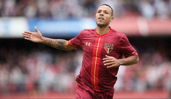 Luis Fabiano sentiu dores musculares e não foi relacionado pelo técnico Doriva