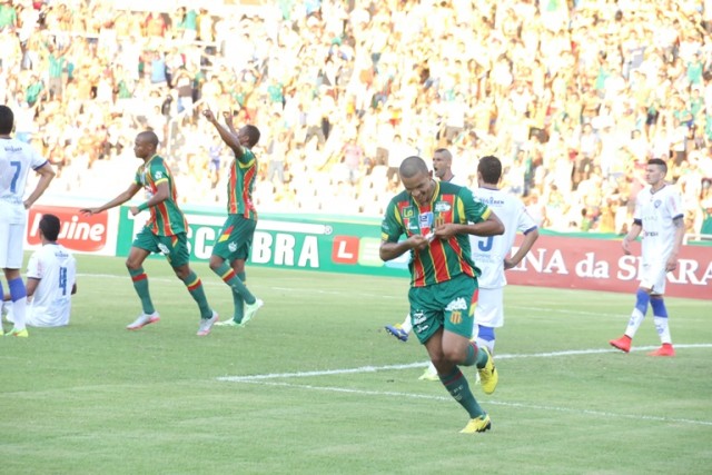 Jheimy brilhou e o Sampaio venceu o Paysandu no Castelão. - Sampaio Correa Oficial