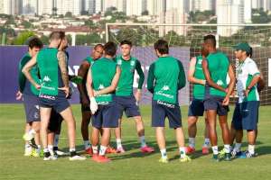 Com sangue novo, Goiás espera encerrar jejum de vitórias neste domingo