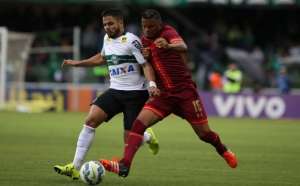 Após vitória, Reinaldo, do São Paulo, não segura empolgação: 