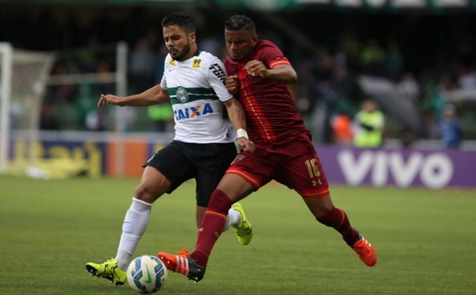 Após vitória, Reinaldo, do São Paulo, não segura empolgação: "Temos condições de fazer 3 na Vila" 2 0002050123657 img