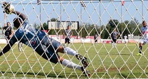 Douglas segurou o gol do União 