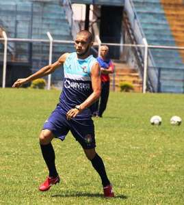 Bruno Recife enaltece temporada e espera conduzir São Caetano na A2