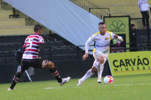 Santa Cruz x Criciúma - Coral tenta reencontrar vitória para não perder G4 de vista