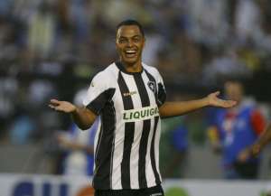 O futebol ficou mais feio! Dodô, o artilheiro dos gols bonitos, anuncia aposentadoria para virar treinador