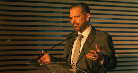 O novo presidente da FPF, Reinaldo Carneiro Bastos, quer profissionalizar a entidade, valorizar o futebol como produto da família, orientar os filiados e dar apoio ao Interior