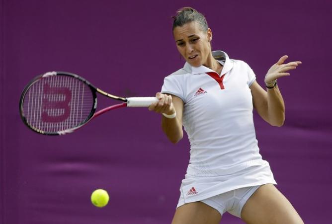 Tênis: Pennetta supera Radwanska e segue viva no Masters da WTA