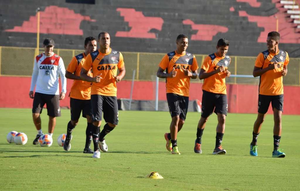 Jorge Wagner pede atenção do Vitória contra o Náutico no Barradão