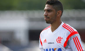 Wallace exibe insatisfação com péssima fase do Flamengo