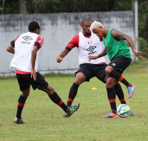 Rafael Donato vê partida contra a Ponte Preta como crucial para recuperação do Joinville