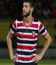 Danny Morais, segurando a onda no Santa Cruz