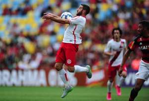 Lisandro López treina com bola e aumenta chance de reforçar o Inter