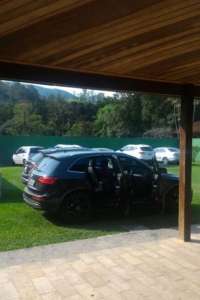 Jogadores do Fla ignoram má fase e fazem festa regada a bebida e ‘tchuchucas’ no Rio