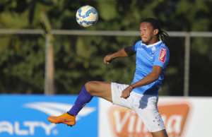 Zagueiro Alex sofre fratura na tíbia e só volta ao Cruzeiro em 2016