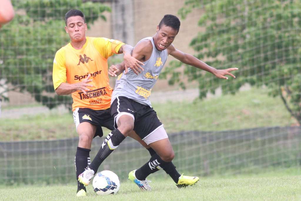 Dudu (à esquer.), do Criciúma, entra na lista do Guarani para Série D A2, junto com Adalberto do Fortaleza