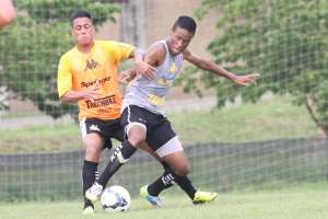 Zaga vira prioridade e Guarani mostra interesse em jogador do Criciúma