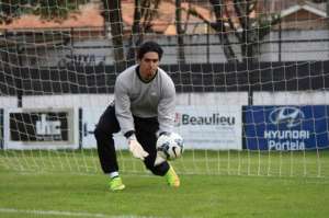 Água Santa contrata lateral da Portuguesa e goleiro cotado no Guarani