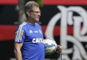 Após afastamentos, Oswaldo testa mudanças no time do Flamengo