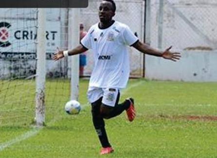 Joãozinho ganhará chance como titular