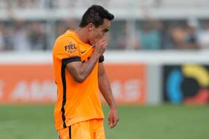 Artilheiro do Corinthians, Jadson completará marca histórica contra Atlético-MG