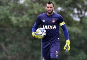 São Paulo sonha com Weverton, do Atlético-PR, como substituto de Ceni