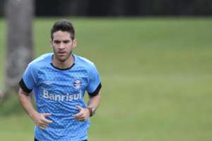 Roger tem volta de Luan no Grêmio e escala Marcelo Oliveira como volante