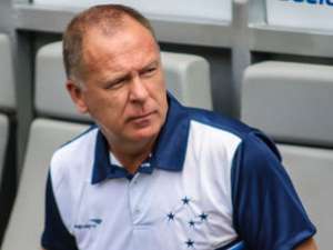 Após nova cirurgia, Alisson inicia treinos físicos no Cruzeiro