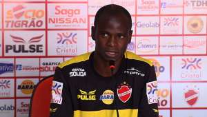 Série C: Na briga pelo título, Marinho Donizete se preocupa com futuro no Vila Nova