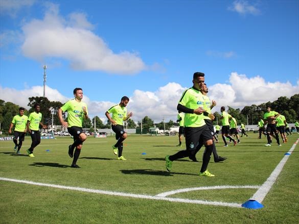 Ney Franco diz que ainda não se decidiu sobre qual será o time titular