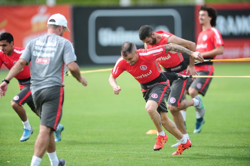 Internacional treina forte para enfrentar o Goiás