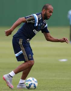 Palmeiras relaciona oito atacantes para prévia de final contra Santos na Vila