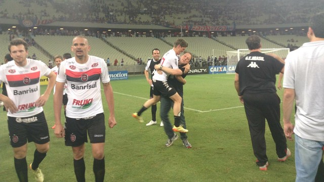 Brasil quer eliminar outro favorito para chegar à decisão