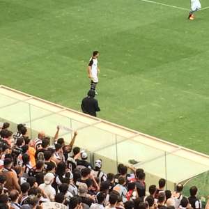 Tite sofre com cusparadas de atleticanos no Independência