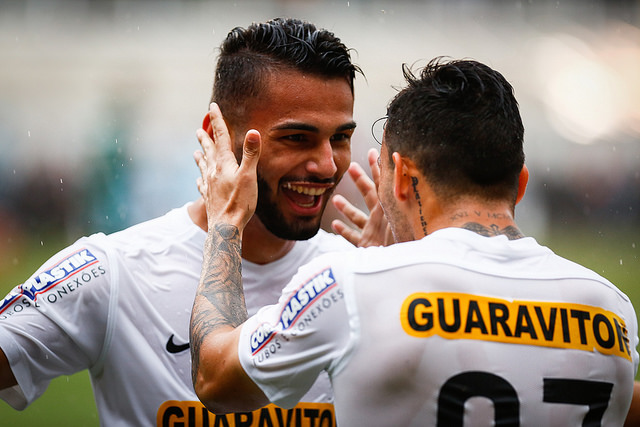 A revelação Thiago Maia fez gol vindo como elemento surpresa por dentro da defesa do Palmeiras. Foto: Santos FC Oficial