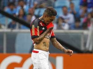 Oswaldo reclama de expulsão de Guerrero e vê arbitragem tendenciosa contra Fla