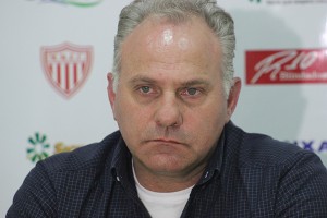 Toninho já começa a preparar o time para 2016