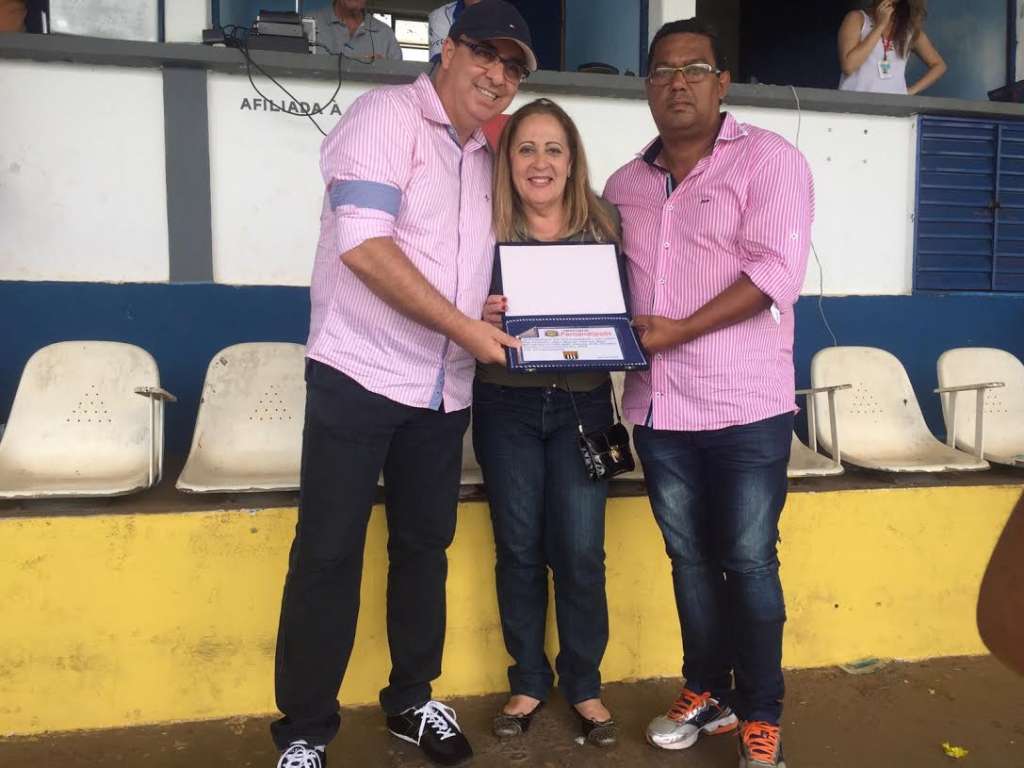 Edvaldo Ferraz foi homenageado devido ao seu trabalho com o Futebol Sustentável