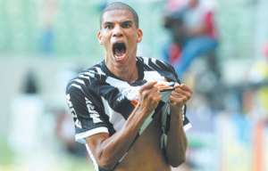 Após 'nocaute', Leonardo Silva cobra rápida recuperação no Atlético-MG