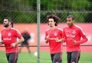 Inter volta aos treinos com coletivo entre os reservas