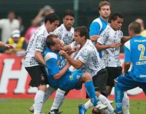 Guarani pode negociar com Morais, meia ex-Corinthians