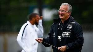 Com três suspensos, Dorival escala o Santos com Paulo Ricardo e Chiquinho