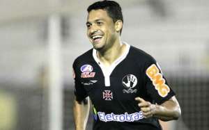 Em meio a situação delicada do Vasco, Eder Luis celebra volta aos gramados