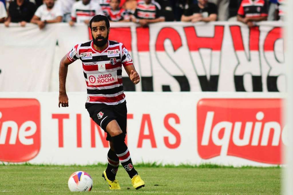Daniel Costa pede atenção do Santa Cruz contra o Bahia na Arena Fonte Nova