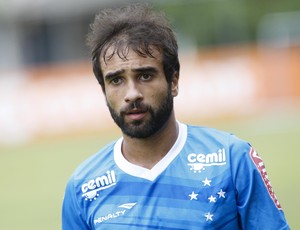 Gabriel Xavier trabalha entre os titulares e aguarda chance no Cruzeiro